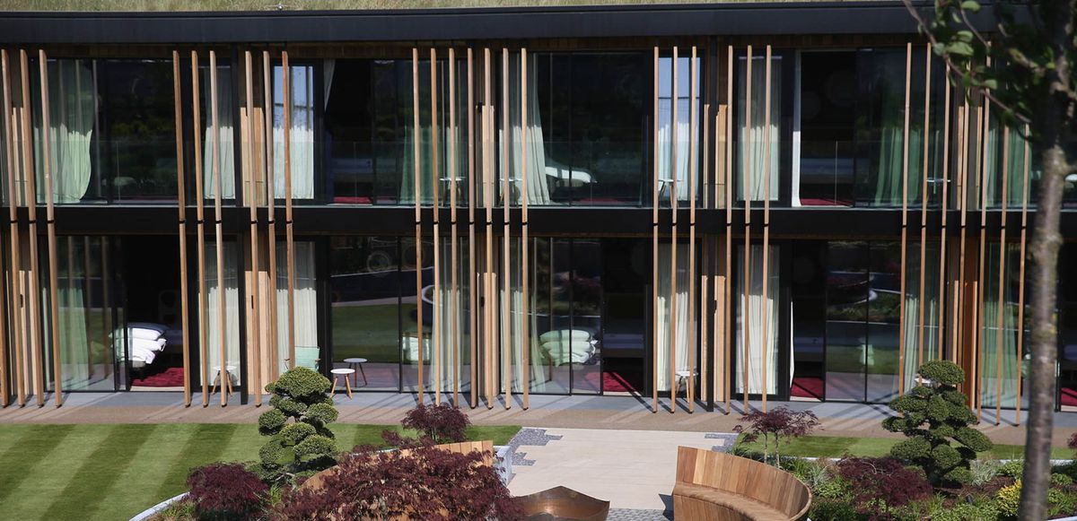 Așa arată complexul de 5 stele în care locuiește Drăgușin după transferul la Tottenham