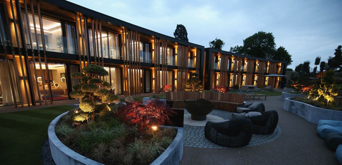 Unde locuieste Radu Dragusin in cantonamentul lui Tottenham