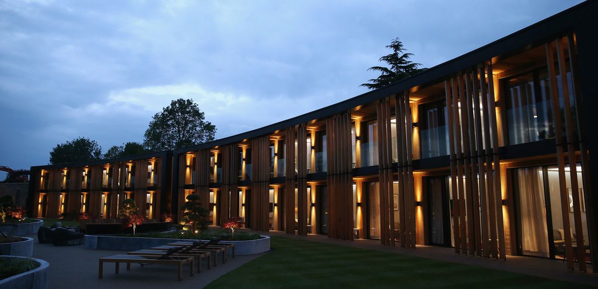 Așa arată complexul de 5 stele în care locuiește Drăgușin după transferul la Tottenham