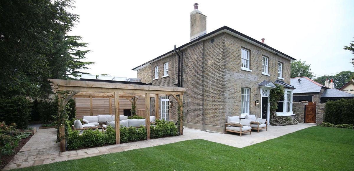 Așa arată complexul de 5 stele în care locuiește Drăgușin după transferul la Tottenham