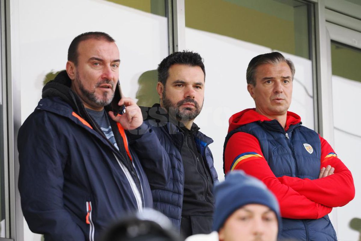 La ce meci au fost surprinși Mihai Stoica, Charalambous și Pintilii » Au plecat înaintea unei încăierări generale