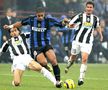 Adriano, în duel cu Gianluca Zambrotta // Foto: Getty Images