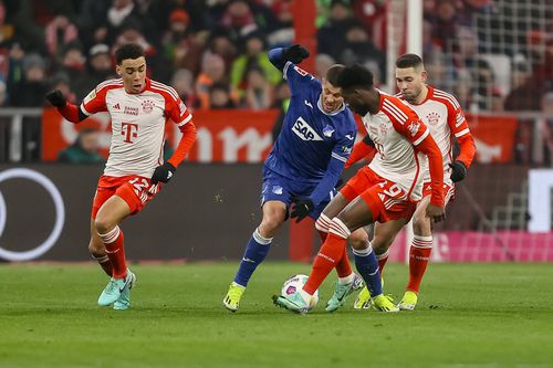 Davies ezită să prelungească deocamdată cu Bayern / Foto: Imago