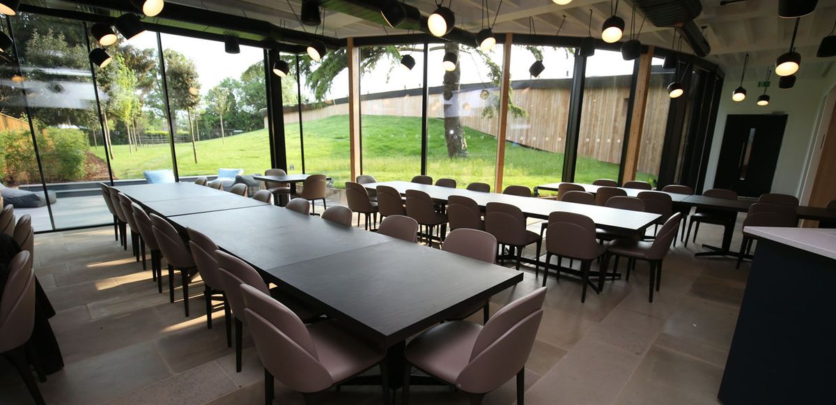 Așa arată complexul de 5 stele în care locuiește Drăgușin după transferul la Tottenham