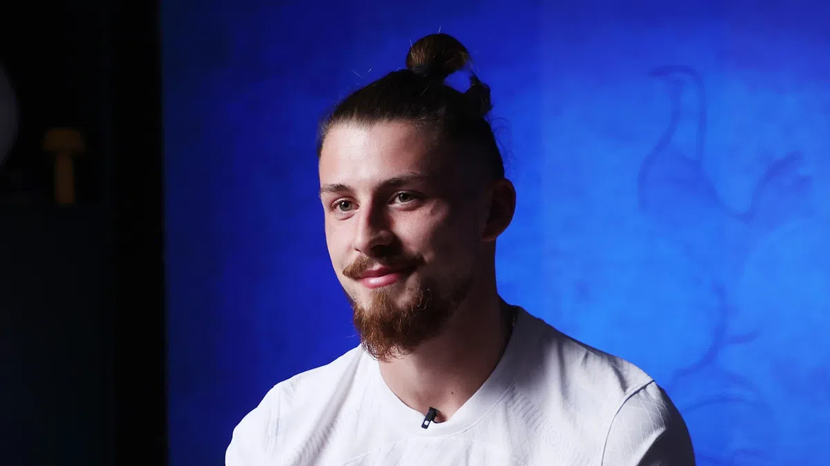 Radu Drăgușin, elogiat de suporterii lui Tottenham după oficializarea transferului: „Paolo Maldini al vremurilor moderne”