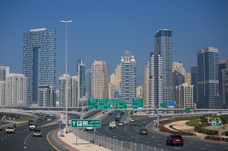 Rapid, 10 zile în megaorașul luxului extrem + Cât costă cel mai scump cappuccino din lume, decorat cu aur de 24 de carate