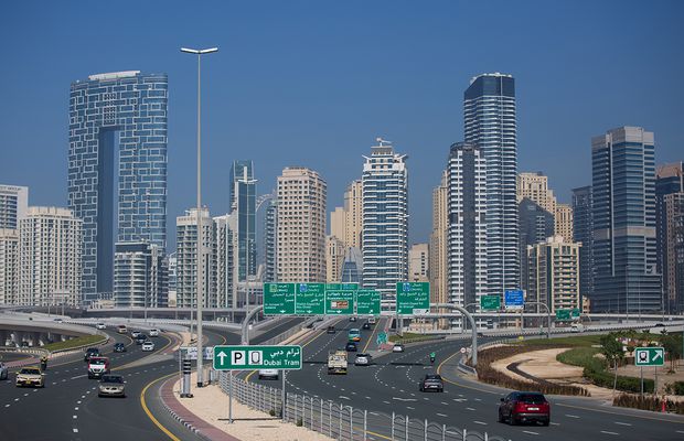 Rapid, 10 zile în megaorașul luxului extrem + Cât costă cel mai scump cappuccino din lume, decorat cu aur de 24 de carate