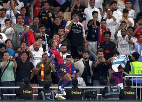 „Ăsta este noul fotbal?” » Opinie despre imaginile nemaivăzute cu „suporterii” amestecați în tribune la Real Madrid - Barcelona