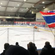 Echipa de hochei a „militarilor”, susținută frenetic de suporteri în „Allianz-Țiriac Arena” din Otopeni / Sursă foto: Facebook@ AS 47