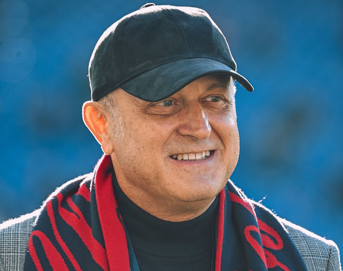 Dan Șucu inovează » La meciul cu Juventus, Genoa va purta un echipament istoric, copiat de la un club colosal! Imaginile fac deja înconjurul lumii