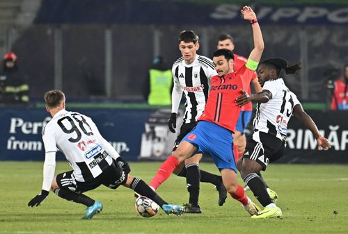 Franck Tchassem, lângă Adrian Șut/ foto Imago Images