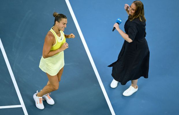 Campioana en titre de la Australian Open a pornit campania 2025 cu o victorie convingătoare și un dans în fața a 14.000 de spectatori