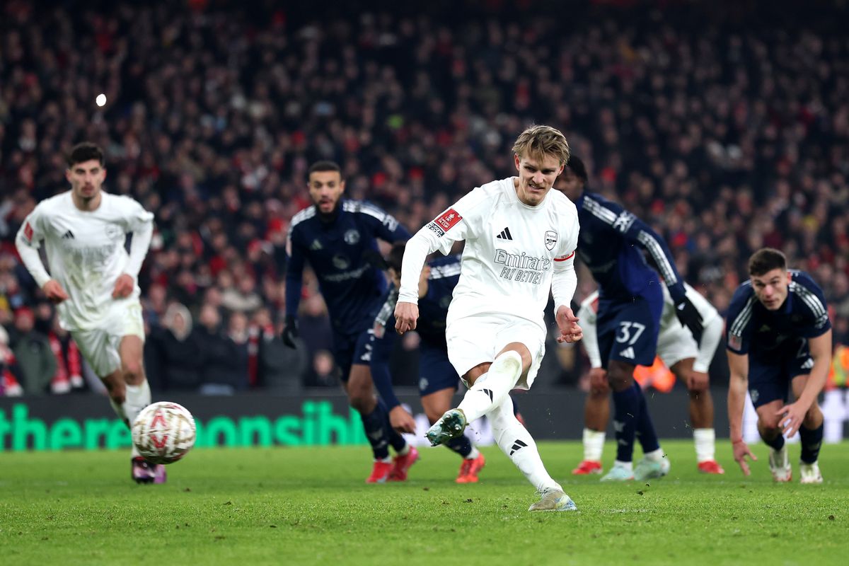 Decizia neașteptată a proprietarului Manchester United! 3 legende, cu salariile micșorate