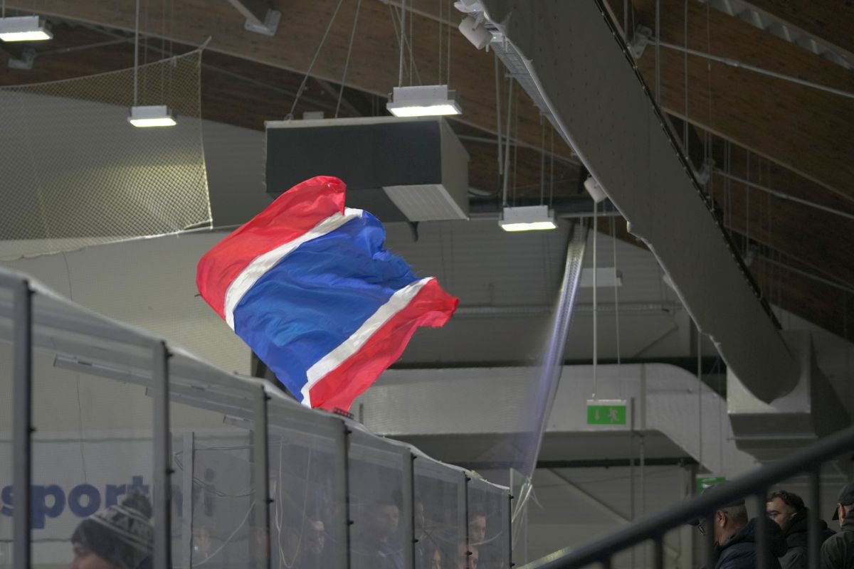 Cu „Berceni Arena” sub lacăt, show-ul s-a mutat la Otopeni! Imagini rare în Liga Națională: atmosferă frenetică la meciul Stelei