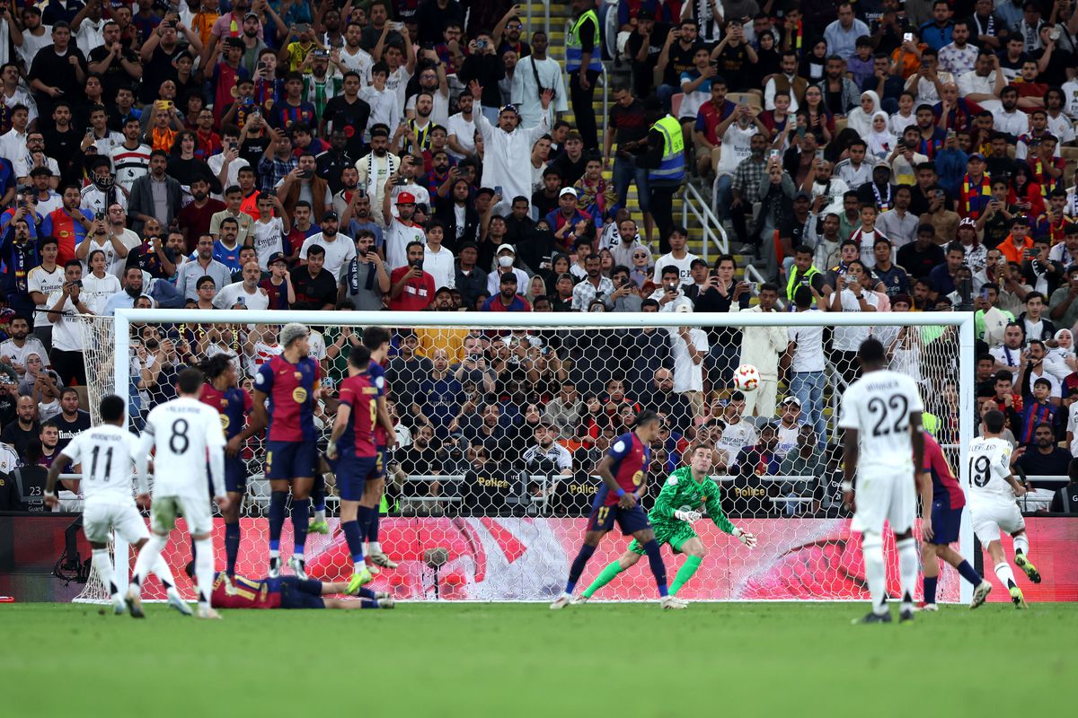 Ce umilință! Barcelona, MANITA în Supercupa Spaniei » Real Madrid, demolată de marea rivală într-o finală istorică