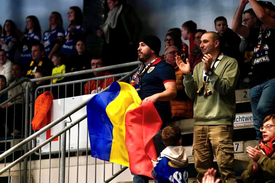 Suporteri ai SCM Rm. Vâlcea la meciul din Germania Foto: Facebook SCM Rm. Vâlcea Egal smuls cu o aeriană superbă de SCM Rm. Vâlcea în deplasarea cu Borussia din EHF European League!