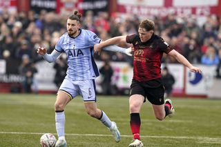 Un fost mare arbitru englez susține că Radu Drăgușin trebuia eliminat: „Ce fac ține mai degrabă de rugby”