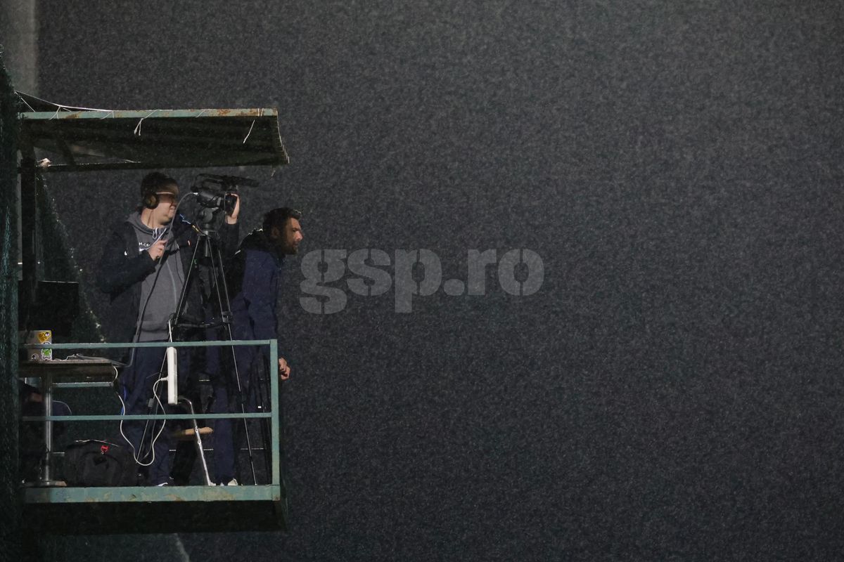 Adrian Mutu a oferit imaginile zilei în Antalya! Continuă „blestemul” fundașului stânga la Petrolul