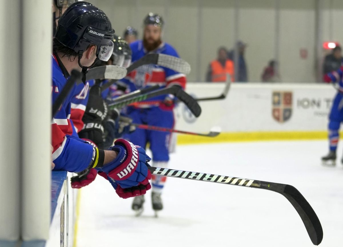 Cu „Berceni Arena” sub lacăt, show-ul s-a mutat la Otopeni! Imagini rare în Liga Națională: atmosferă frenetică la meciul Stelei