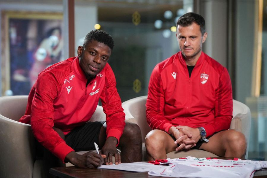 Eddy Gnahore, alături de Andrei Nicolescu/ foto Facebook @Dinamo Mutare importantă făcută de Dinamo » Jucătorul a semnat