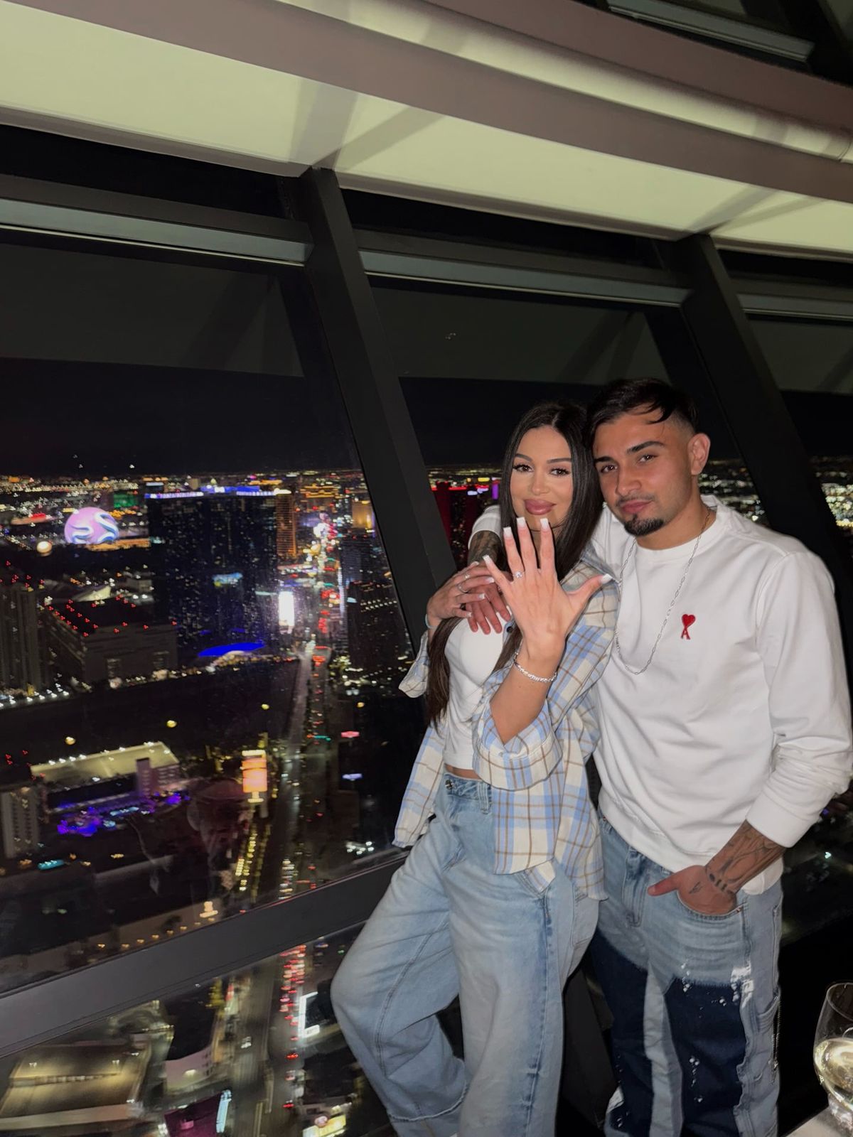 Fotbalistul român și-a cerut iubita în căsătorie în Las Vegas