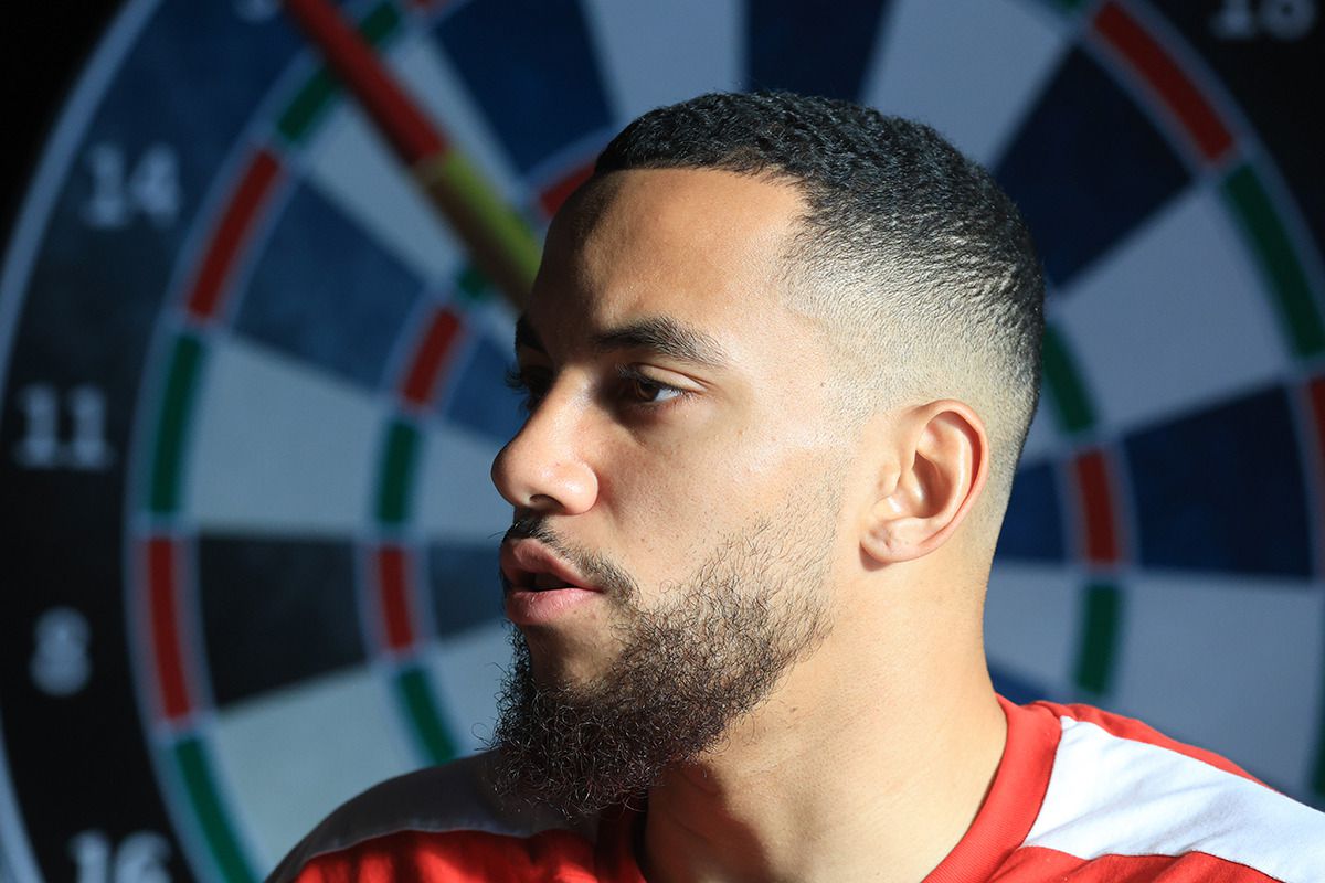 „Ne mințim pe noi înșine” » Maxime Sivis rupe bariera dintre fotbal și tragedia lumii, cu un discurs despre Palestina, Iran și Sudan: „Oamenii luptă să supraviețuiască”