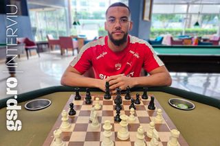 „Ne mințim pe noi înșine” » Maxime Sivis rupe bariera dintre fotbal și tragedia lumii, cu un discurs despre Palestina, Iran și Sudan: „Oamenii luptă să supraviețuiască”