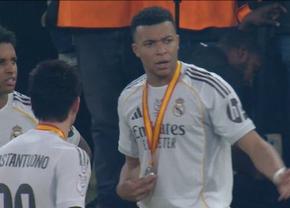 Gestul lui Mbappe, la festivitatea de premiere de la Supercupă, a făcut înconjurul internetului: „A stârnit agitație”