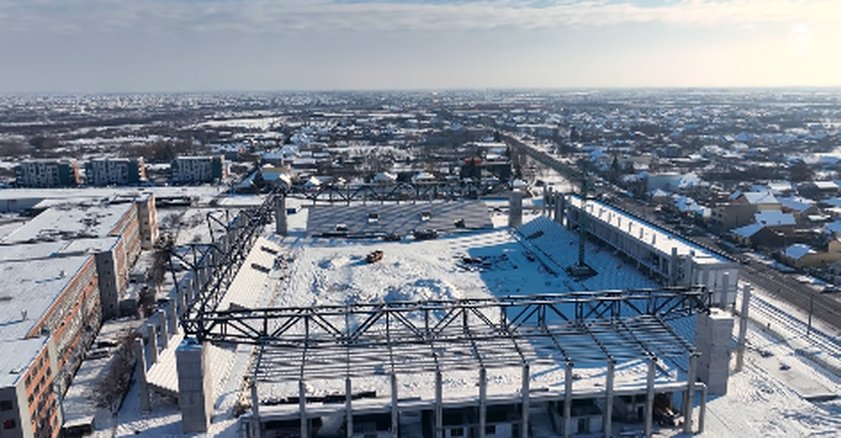 Stadionul „Eroii Timișoarei”, sub zăpadă