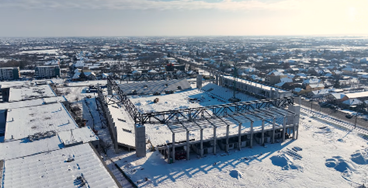 Stadionul „Eroii Timișoarei”, sub zăpadă