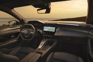 Un Peugeot diferit de tot ce ai văzut până acum se lansează în România! Detaliul care atrage toate privirile