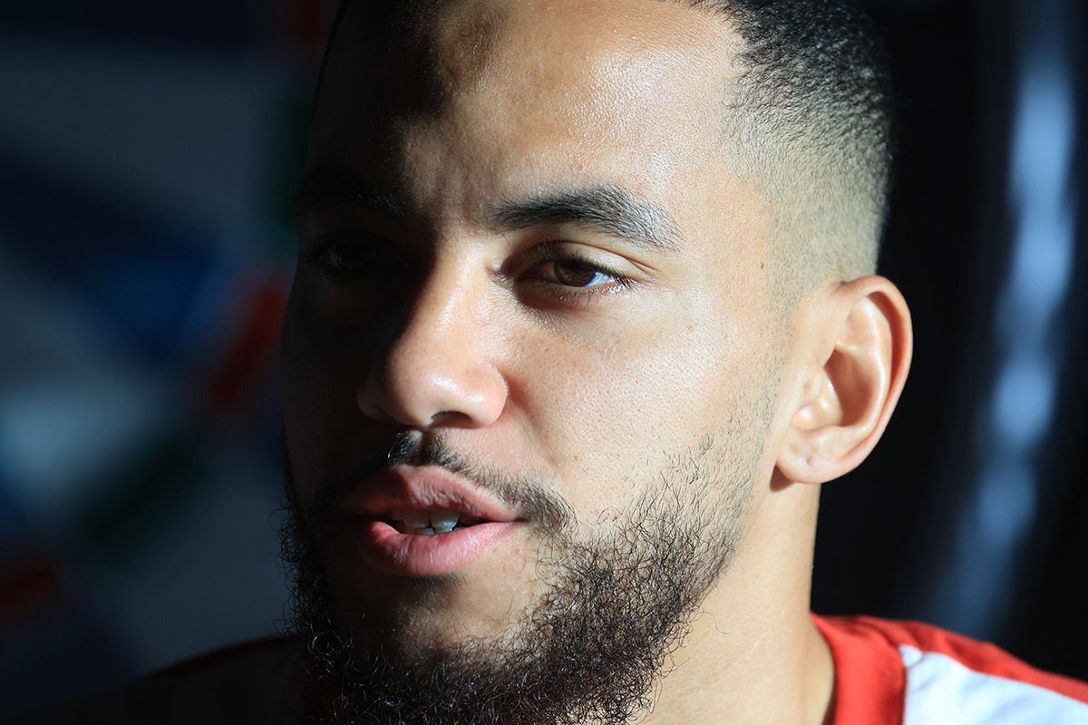 „Ne mințim pe noi înșine” » Maxime Sivis rupe bariera dintre fotbal și tragedia lumii, cu un discurs despre Palestina, Iran și Sudan: „Oamenii luptă să supraviețuiască”