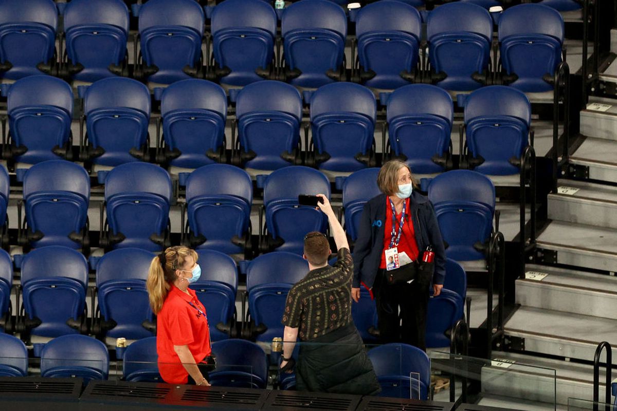 FOTO Scene incredibile la Australian Open! Spectatorii au fost dați afară de pe arena Rod Laver, din cauza startului carantinei