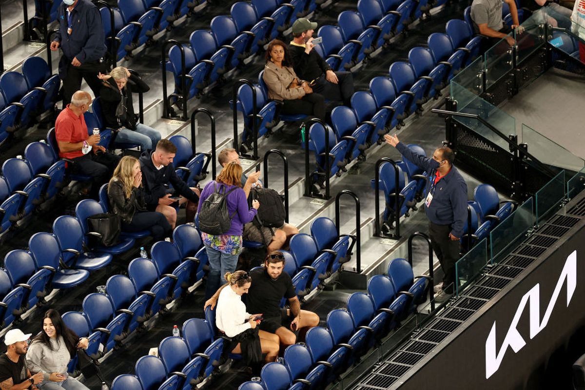 FOTO Scene incredibile la Australian Open! Spectatorii au fost dați afară de pe arena Rod Laver, din cauza startului carantinei