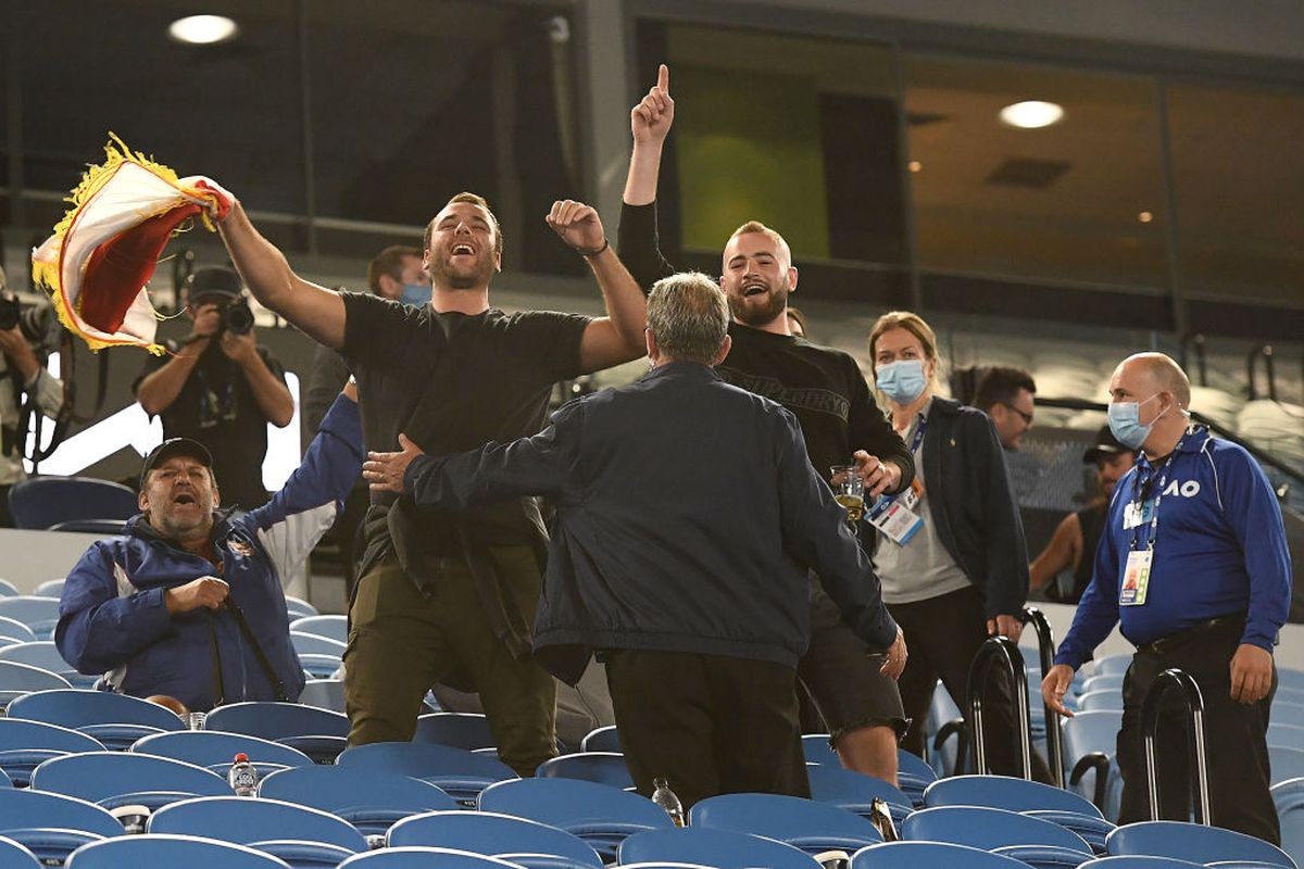 FOTO Scene incredibile la Australian Open! Spectatorii au fost dați afară de pe arena Rod Laver, din cauza startului carantinei