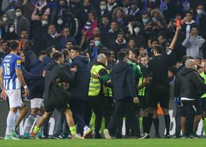 Încăierare generală la derby-ul Porto - Sporting! Patru cartonașe roșii, arătate de „central”