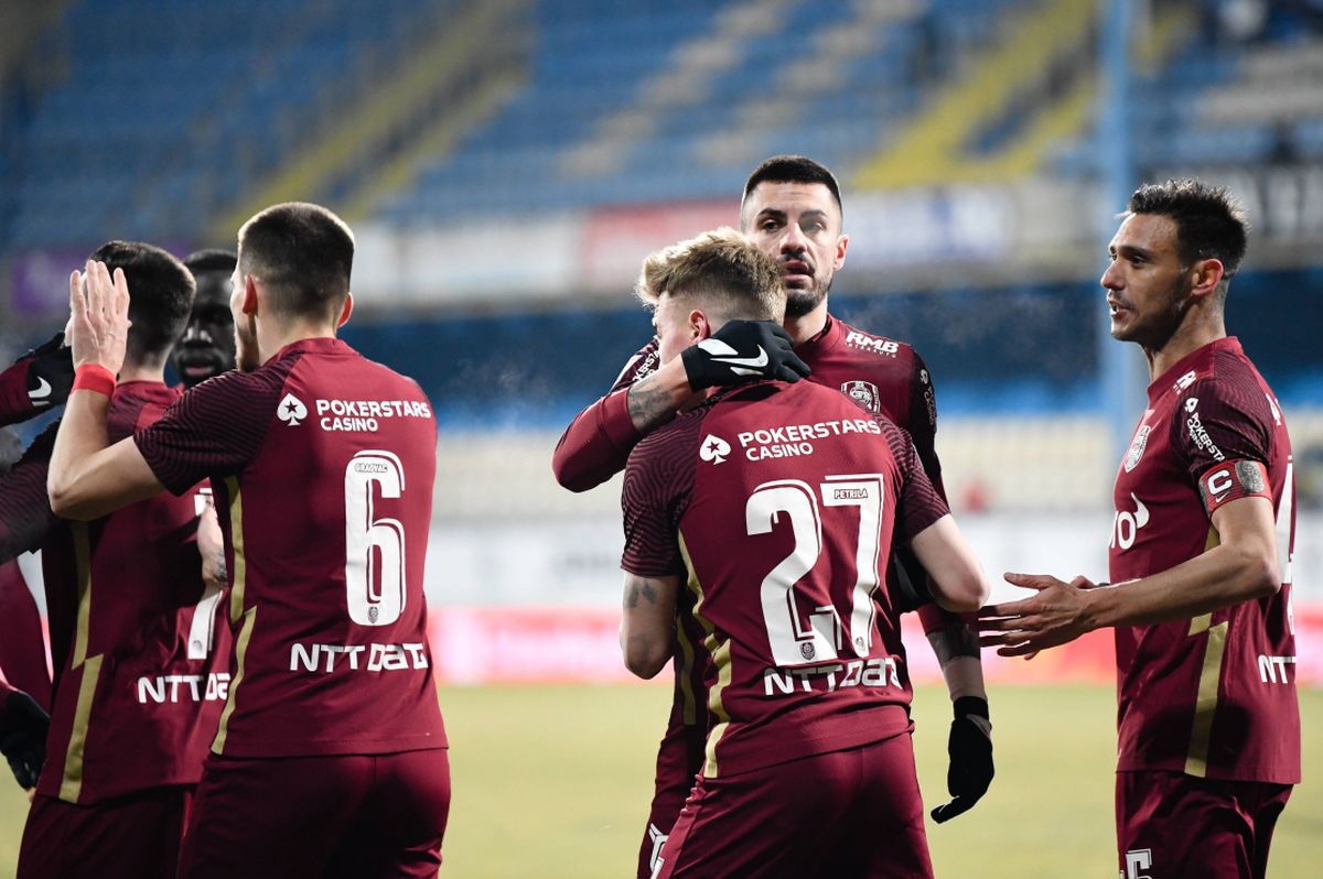 Fostul oficial din Gruia dă de pământ cu CFR Cluj: „Nu că joacă slab, sunt penibili! Ai o armată de fundași centrali, transferi jucători zilnic și iei gol?”