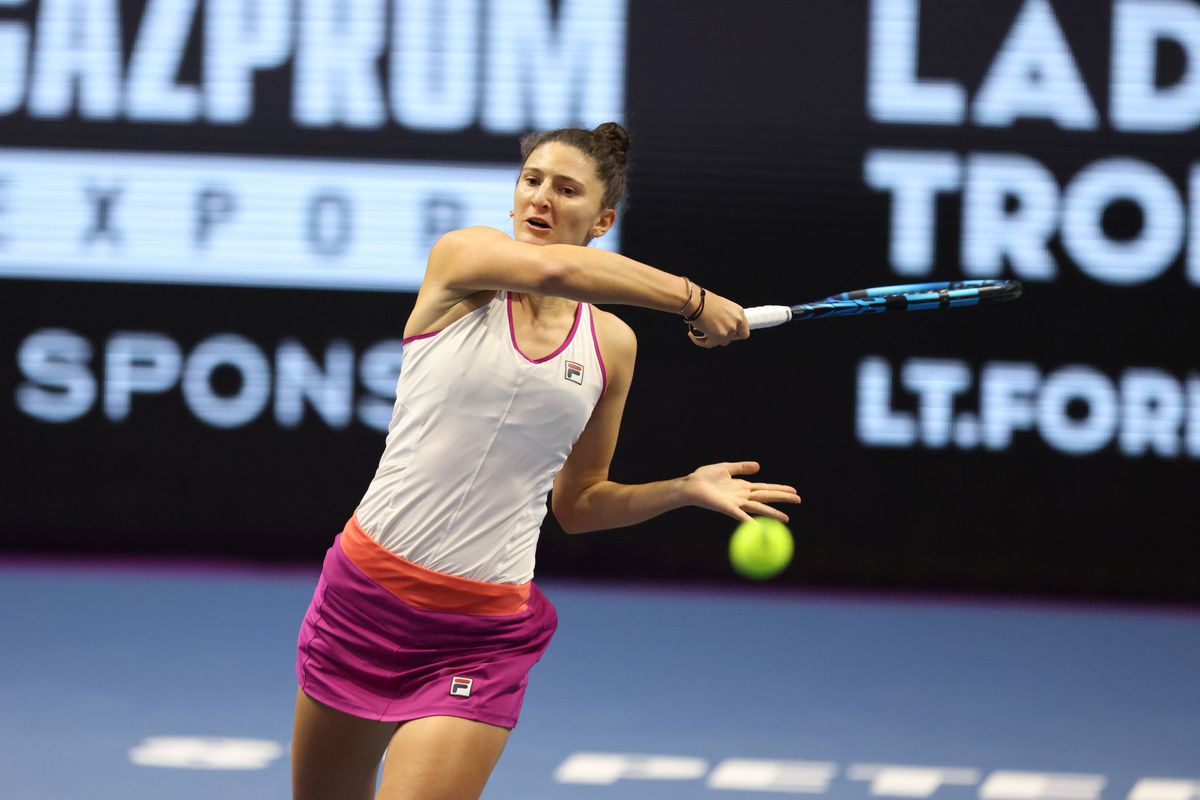Irina Begu - Maria Sakkari » Românca s-a oprit în semifinalele turneului de la Sankt Petersburg, după un „thriller” cu Maria Sakkari, principala favorită