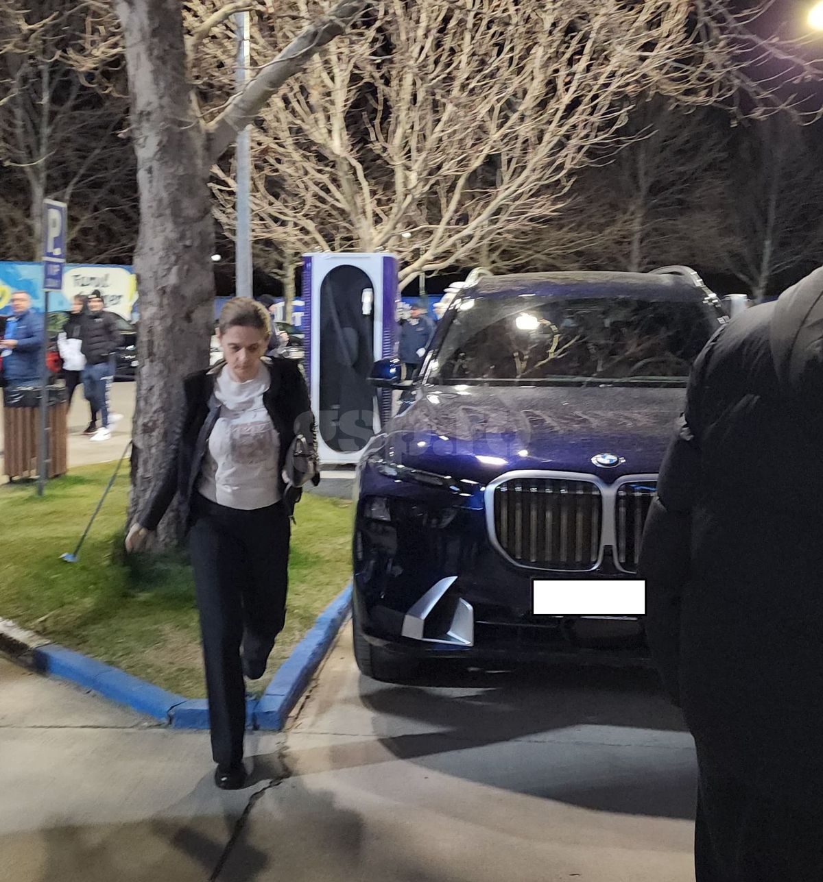 FOTO Marilena Hagi, cu un BMW electric la Farul - Dinamo