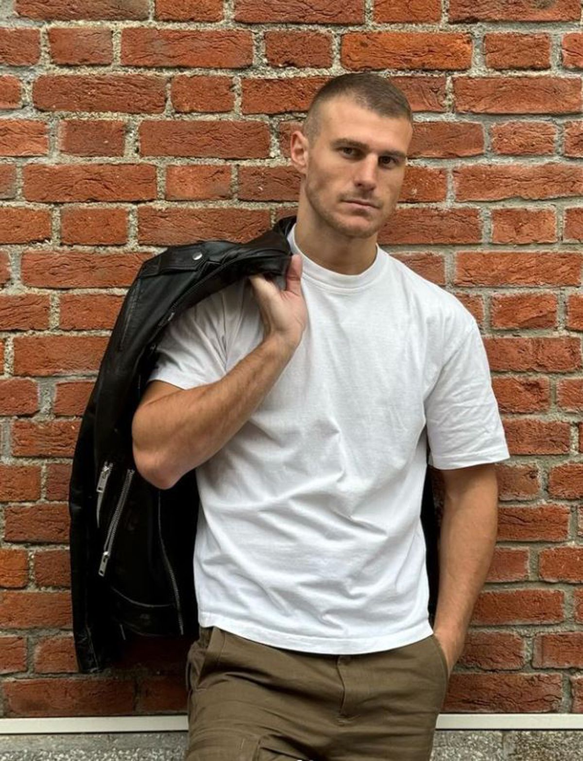 „A fost sau nu blat Tyson vs Paul?” » Elisabetta Canalis a apărut la meci într-o ținută electrizantă, iar iubitul ei român a dat verdictul