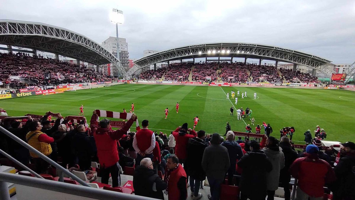 Intrare grosolană în UTA - FC Botoșani! „Centralul” Găman a avut nevoie de VAR