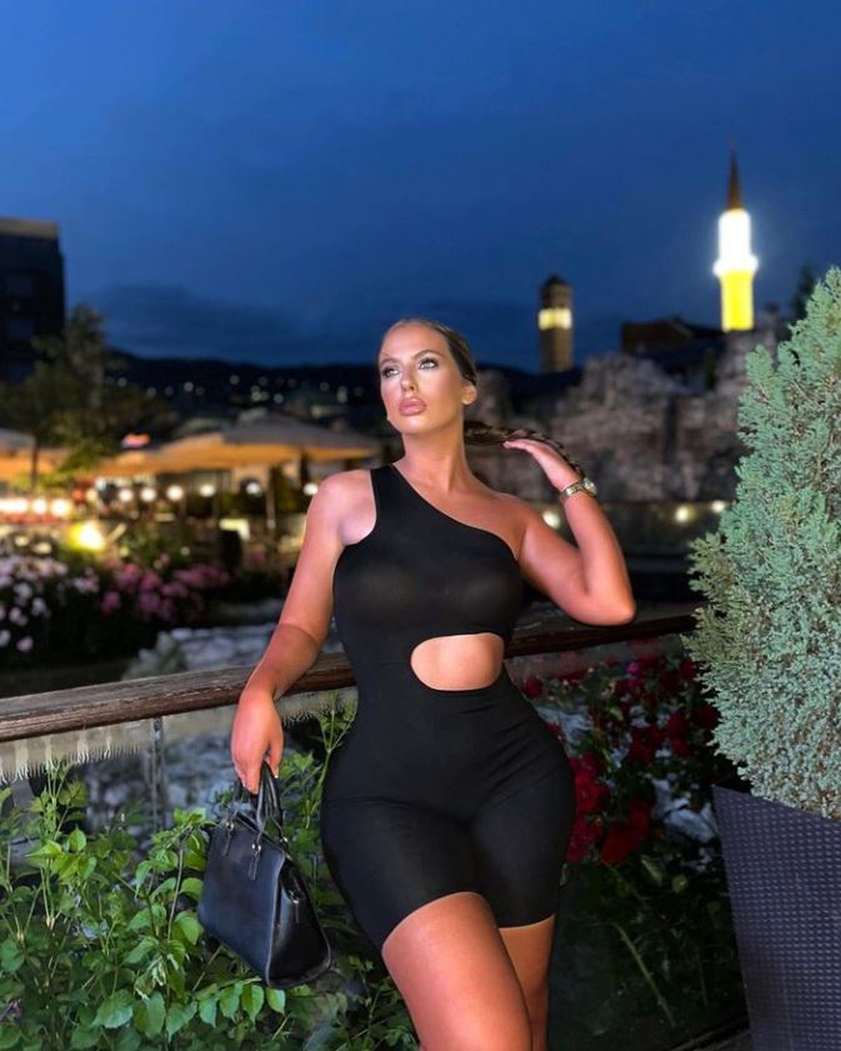 Cea mai atrăgătoare karatistă a furat inima unui milionar elvețian. L-a dat peste cap cu pozele de pe Instagram