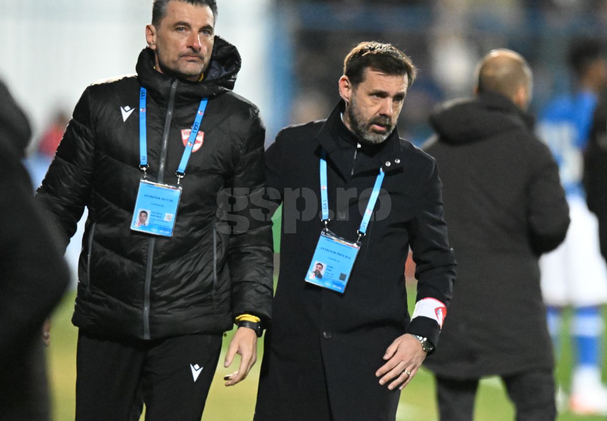 Cum a apărut Kopic la meciul cu Farul » Detaliul observat de reporterii GSP pe brațul antrenorului lui Dinamo + explicația acestuia: „Vreau să jucăm ca ei!”