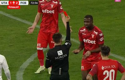 Intrare grosolană în UTA - FC Botoșani! „Centralul” Găman a avut nevoie de VAR