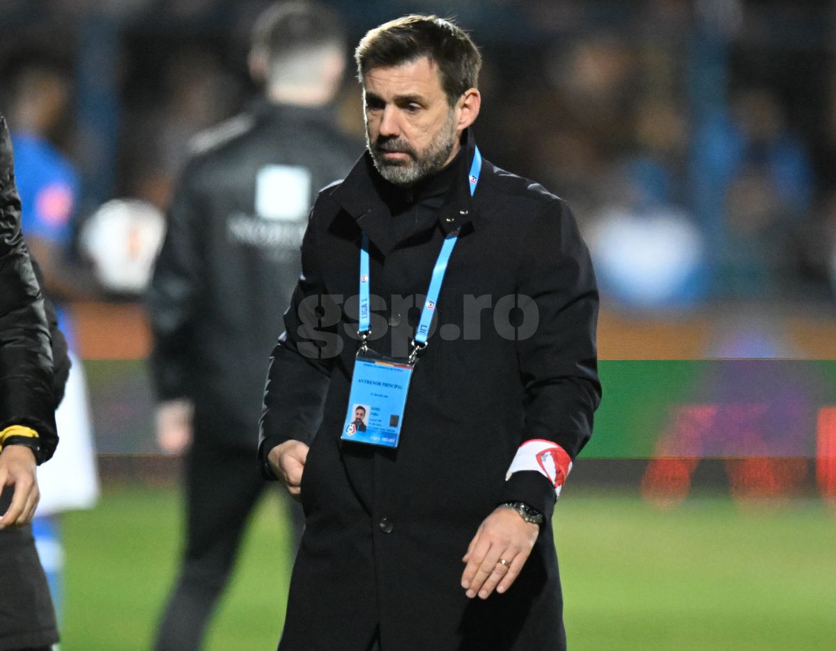 Cum a apărut Kopic la meciul cu Farul » Detaliul observat de reporterii GSP pe brațul antrenorului lui Dinamo + explicația acestuia: „Vreau să jucăm ca ei!”