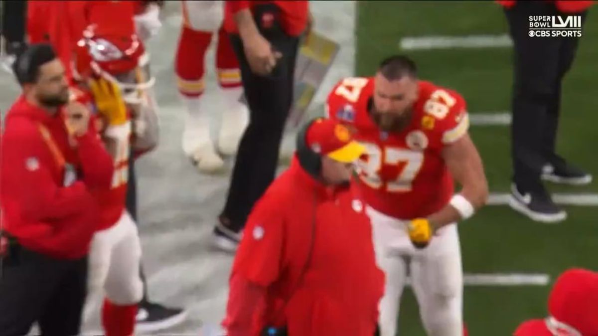 Travis Kelce, furios » A țipat la antrenor și l-a împins! Reacția lui Andy Reid, după finala Super Bowl: „În mod normal, aș fi ripostat, dar m-a prins dezechilibrat”