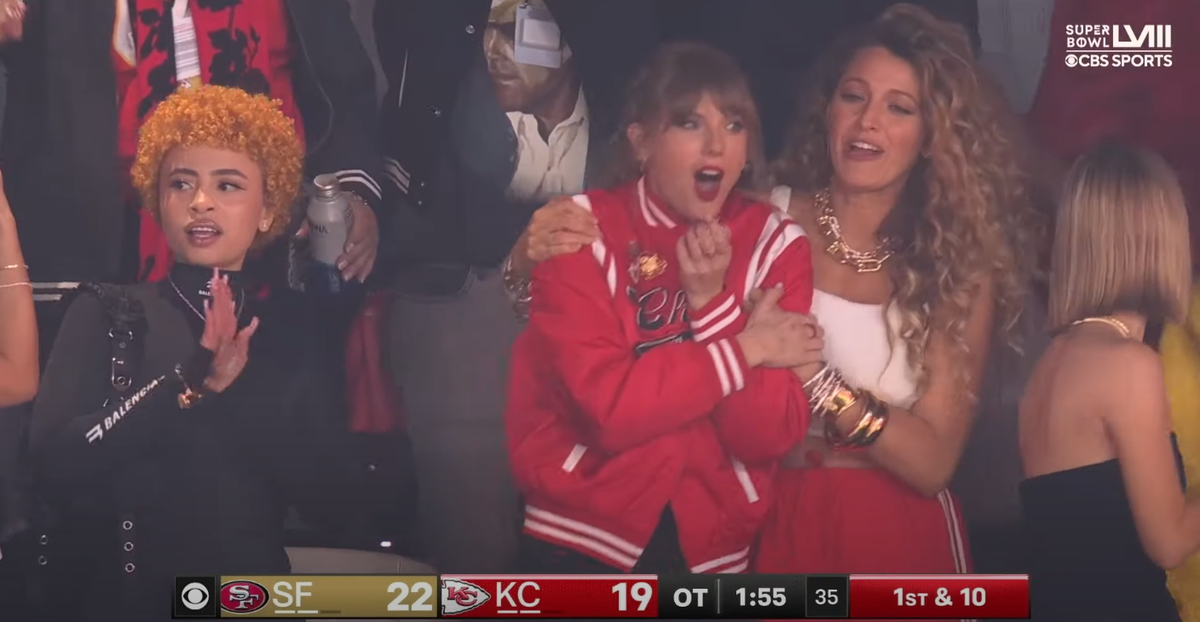 Taylor Swift a făcut haos în lojă la Super Bowl » Cum au surprins-o camerele TV