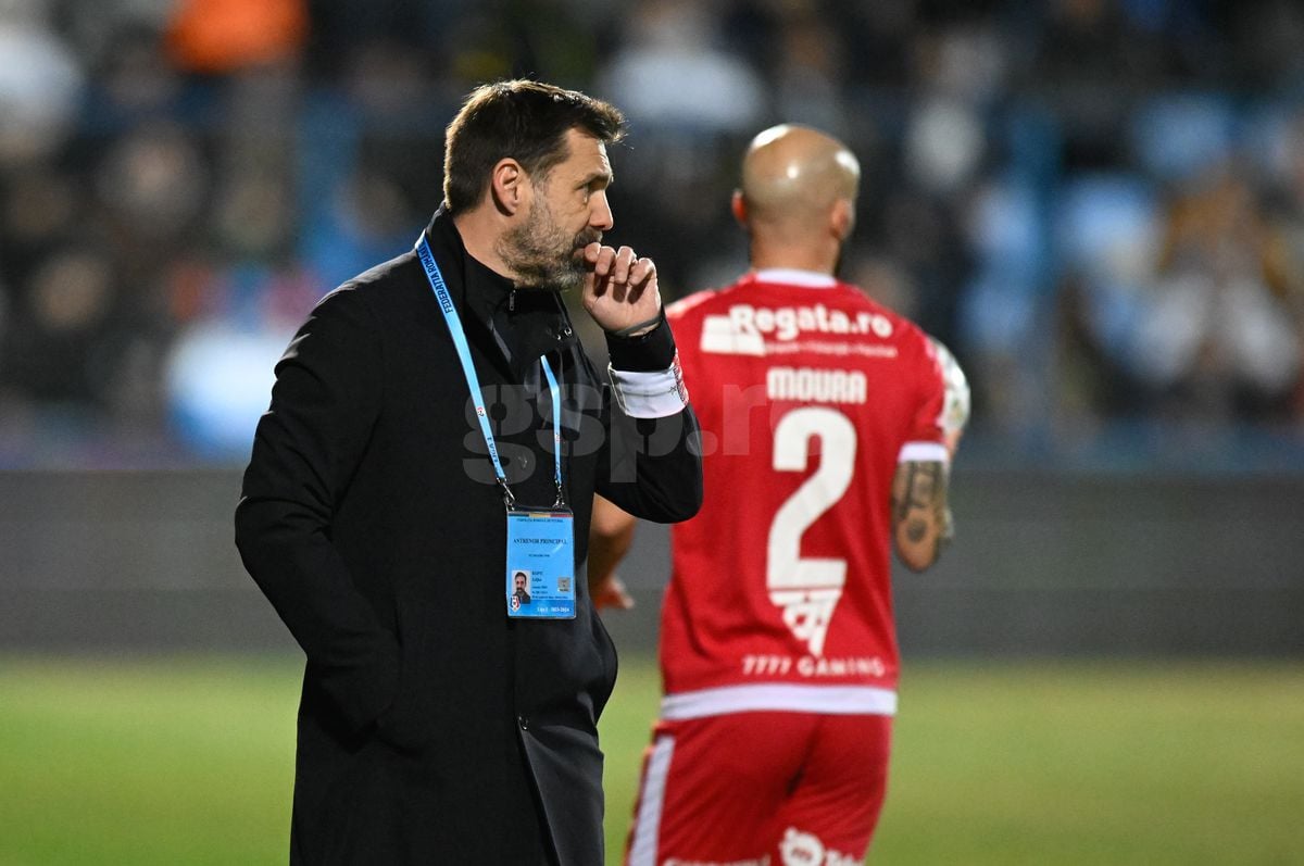 Cum a apărut Kopic la meciul cu Farul » Detaliul observat de reporterii GSP pe brațul antrenorului lui Dinamo + explicația acestuia: „Vreau să jucăm ca ei!”