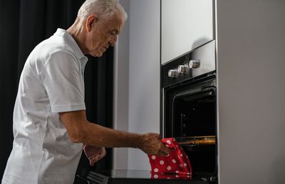 Ghidul modern pentru bărbați: Cum să îți organizezi eficient casa