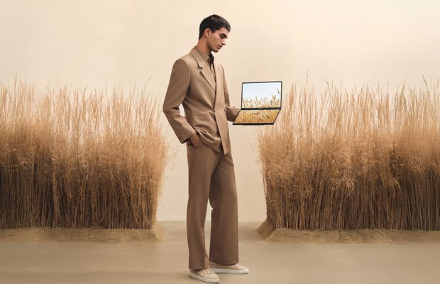 Descoperă lumea posibilităților infinite cu ASUS Zenbook Duo: laptopul dual-screen care redefinește portabilitatea și performanța